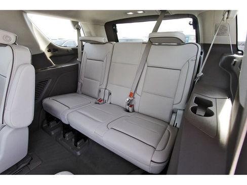 Used 2021 GMC Yukon Denali w/ Denali Premium Package image 13