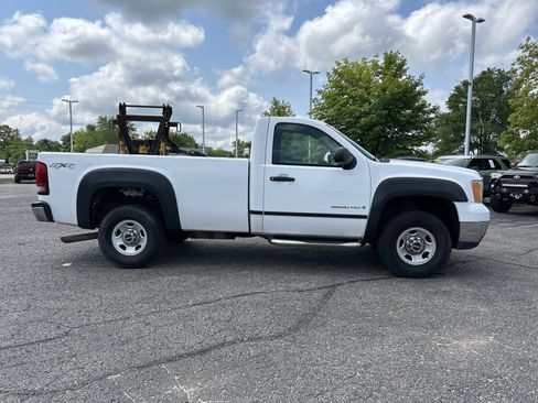 Used 2009 GMC Sierra 2500 W/T w/ Snow Plow Prep Package AWD/4WD image 2