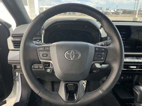 Used 2025 Toyota Camry XSE FWD image 14