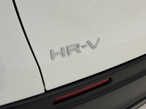 New 2026 Honda HR-V LX image 9
