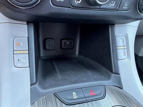 Used 2019 GMC Acadia SLT w/ LPO, Floor Liner Package FWD image 20