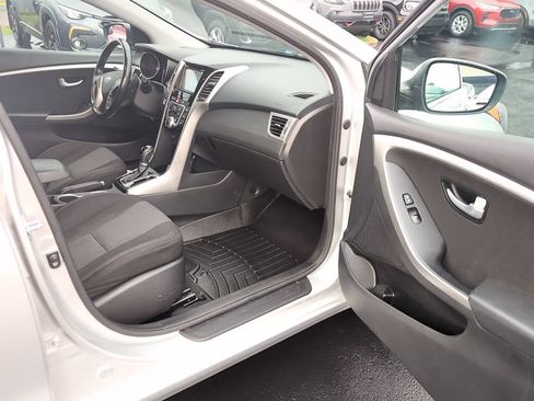 Used 2016 Hyundai Elantra GT w/ Option Group 02 FWD image 6