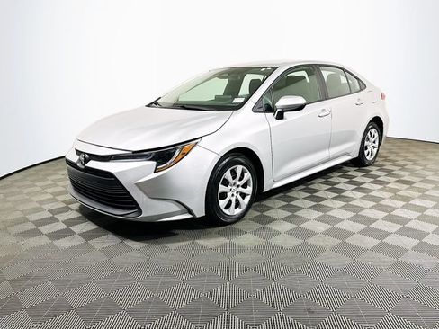 Certified 2024 Toyota Corolla LE FWD image 5