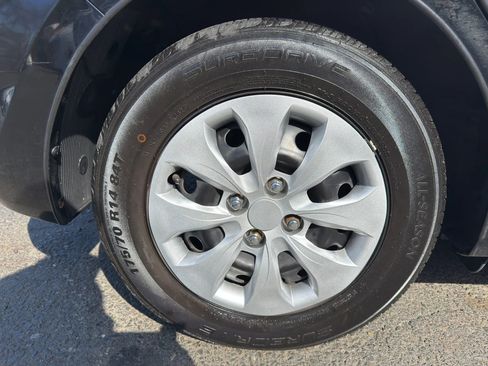 Used 2017 Hyundai Accent SE FWD image 10