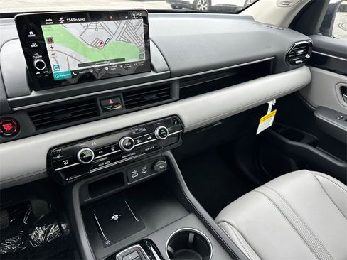 New 2025 Honda Pilot Touring image 27