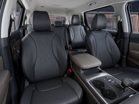 New 2026 Kia Carnival FWD image 15