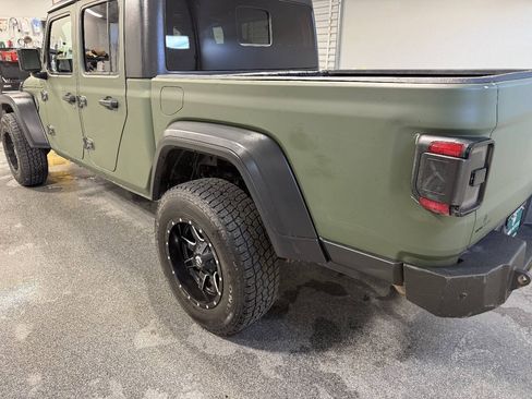 Used 2020 Jeep Gladiator Sport w/ Quick Order Package 24S AWD/4WD image 10