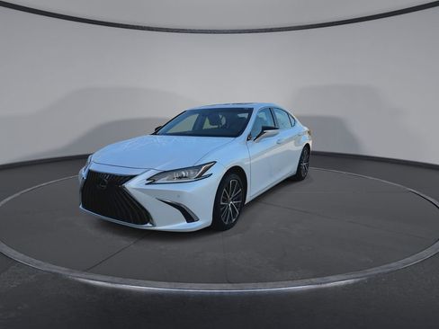 Used 2025 Lexus ES 350 w/ Premium Package image 4