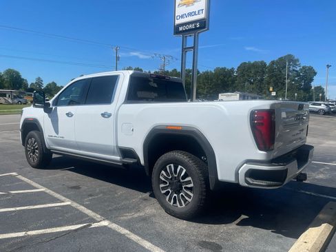 Used 2026 GMC Sierra 2500 Denali Ultimate AWD/4WD image 5