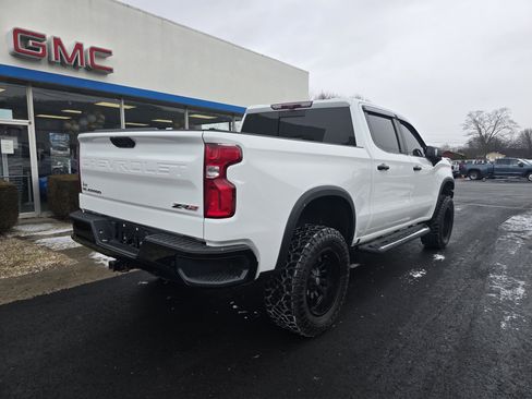 Used 2022 Chevrolet Silverado 1500 ZR2 w/ Technology Package image 3