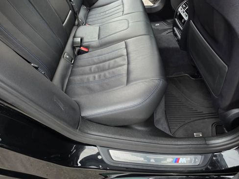 Used 2018 BMW 530e xDrive image 45