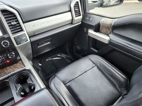 Certified 2019 Ford F250 Lariat w/ Chrome Package image 15