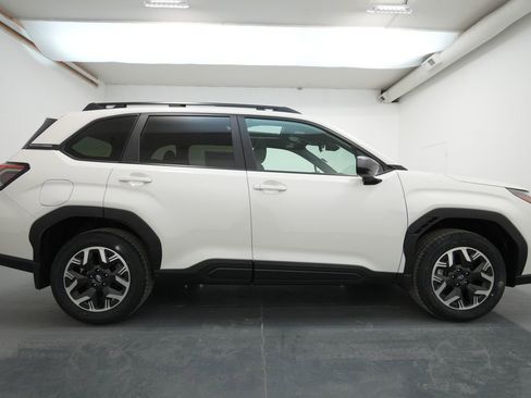 Used 2026 Subaru Forester Premium image 9