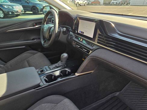 Used 2025 Toyota Camry LE w/ Convenience Package image 11