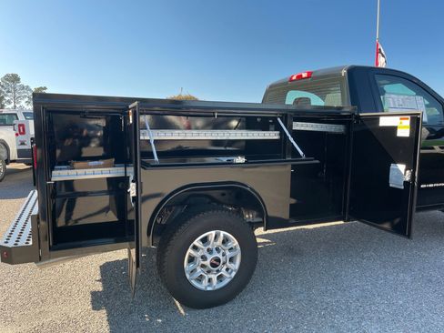 New 2025 GMC Sierra 2500 Pro image 11