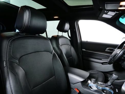 Used 2016 Ford Explorer Limited w/ Equipment Group 301A AWD/4WD image 10
