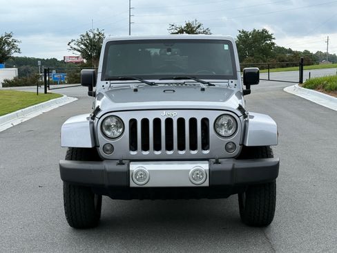 Used 2014 Jeep Wrangler Unlimited Sahara w/ Max Tow Package AWD/4WD image 7