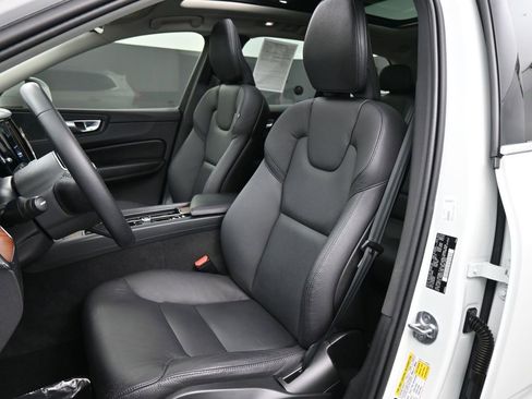 Used 2023 Volvo XC60 B5 Plus w/ Protection Package Premier image 13