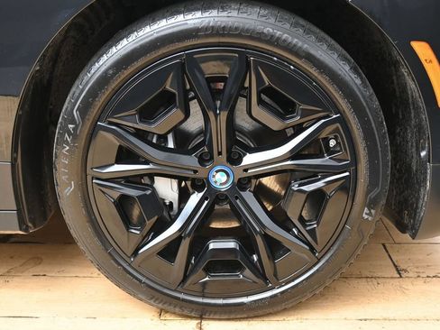 Used 2023 BMW iX xDrive50 w/ Premium Package AWD/4WD image 14