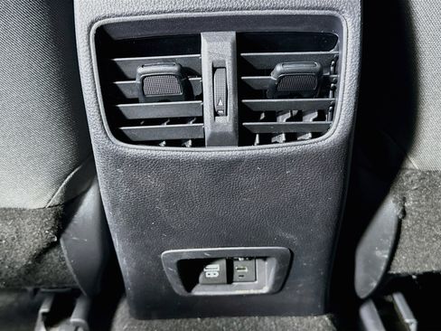 Certified 2022 Toyota Corolla Cross LE AWD/4WD image 24