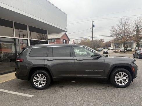Used 2022 Jeep Grand Cherokee L Limited image 34