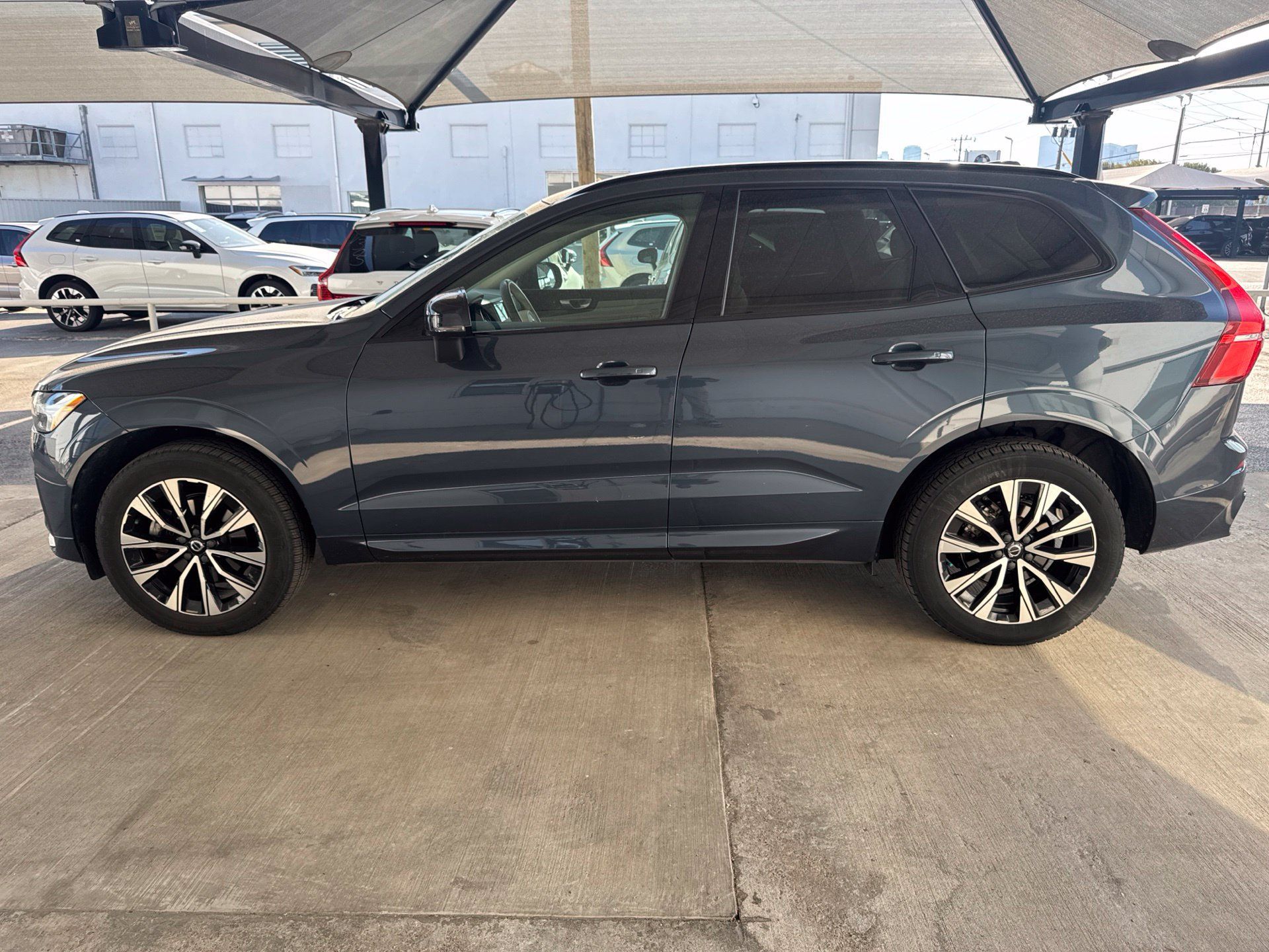 Used 2024 Volvo XC60 B5 Core w/ Protection Package Premier AWD/4WD image 9