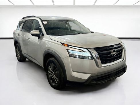 Used 2022 Nissan Pathfinder SV FWD image 3