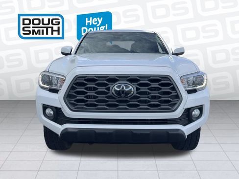 Used 2022 Toyota Tacoma TRD Off-Road AWD/4WD image 2