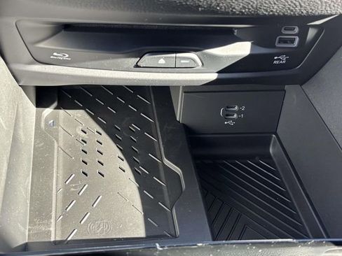 New 2026 Chrysler Pacifica Pinnacle image 29