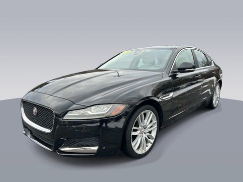 Used 2016 Jaguar XF Prestige RWD image 7