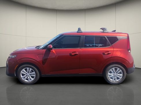 Used 2022 Kia Soul LX FWD image 4