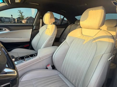 Used 2022 Genesis G70 3.3T RWD image 29