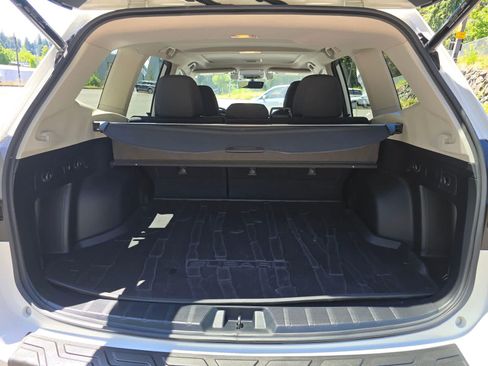 Used 2019 Subaru Forester Premium AWD/4WD image 33