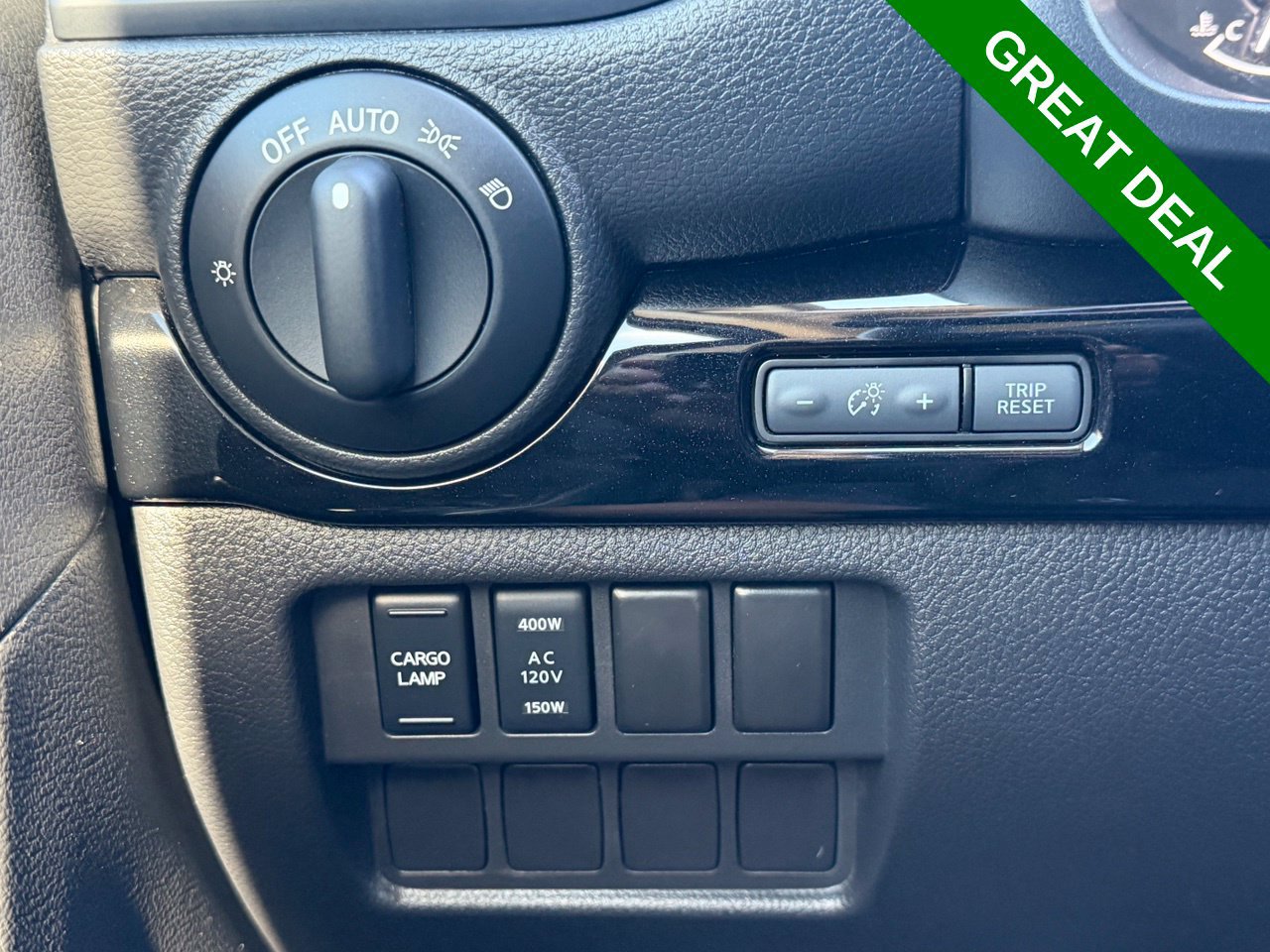 Used 2024 Nissan Titan SV w/ SV Convenience Package RWD image 21
