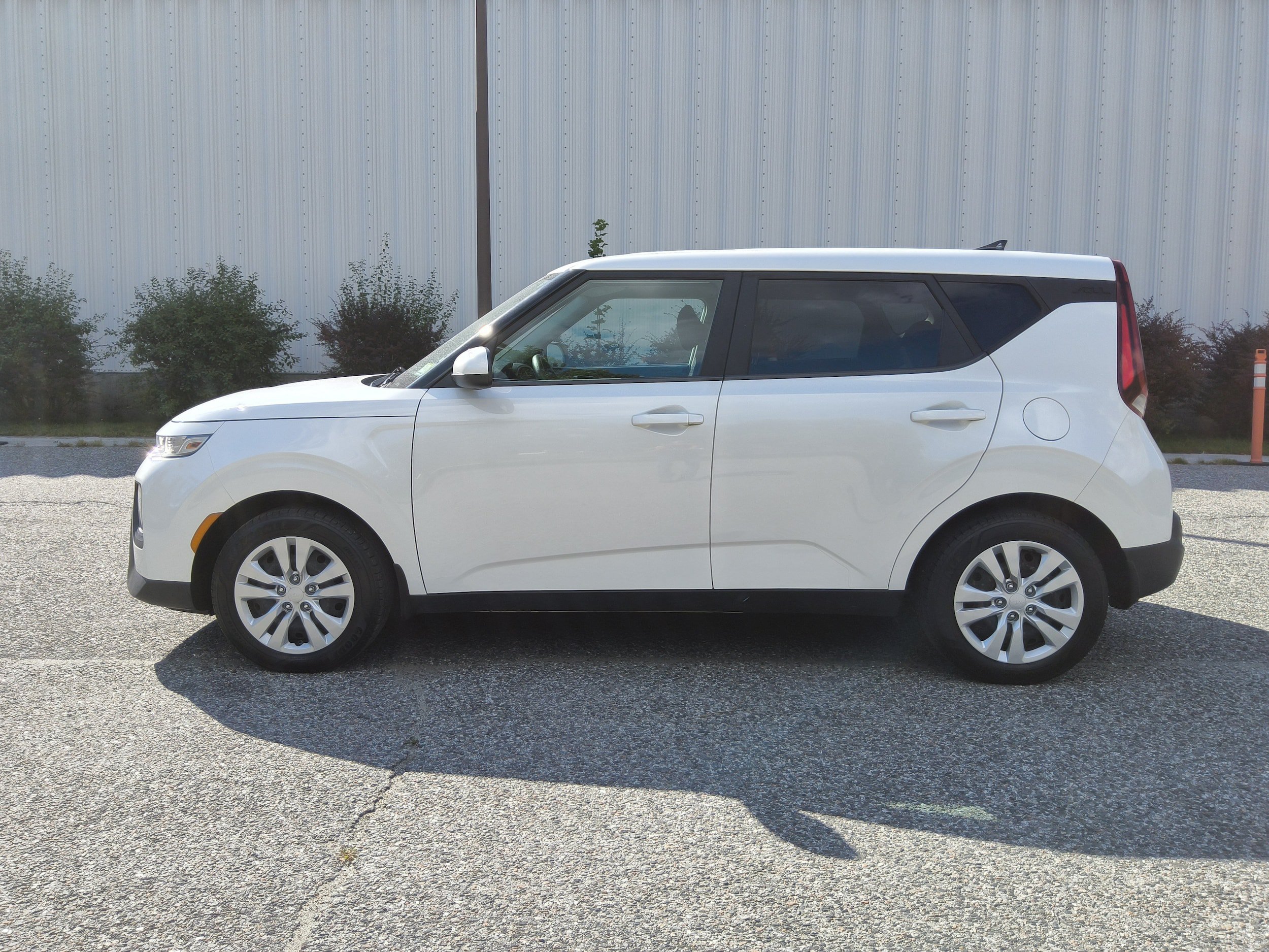 Used 2022 Kia Soul LX FWD image 4