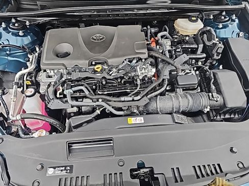 Used 2025 Toyota Camry SE image 12