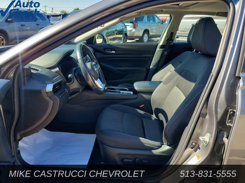Used 2024 Nissan Altima 2.5 SV w/ SV Premium Package FWD image 25