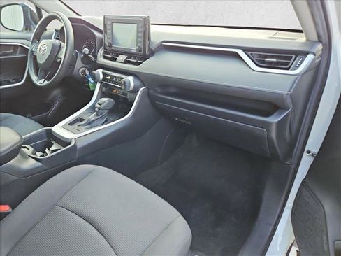 Used 2020 Toyota RAV4 LE FWD image 21