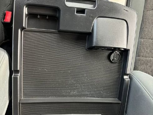 Used 2015 RAM 1500 Classic SLT w/ Luxury Group image 16