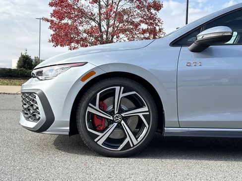 New 2026 Volkswagen GTI SE image 9