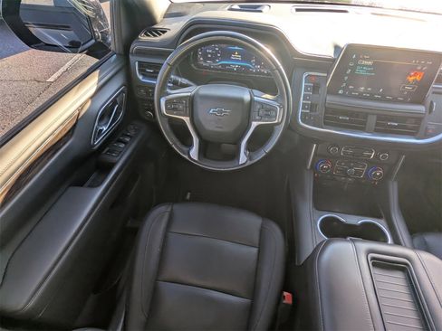 Used 2022 Chevrolet Suburban Z71 image 16