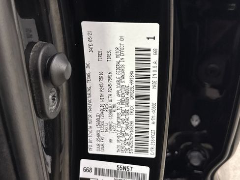 Used 2021 Toyota Tacoma SR5 RWD image 41