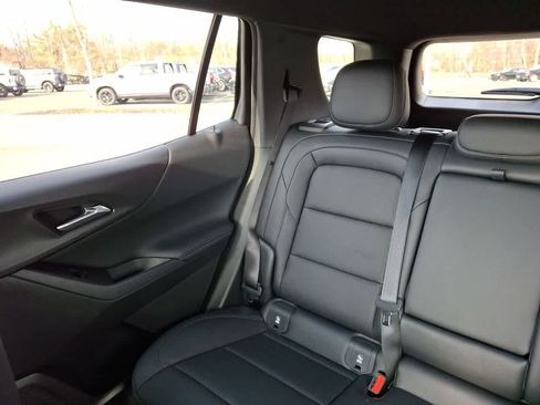 Used 2026 Chevrolet Equinox LT w/ Convenience Package II image 12