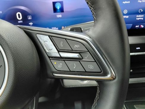 Used 2025 Buick Enclave Preferred image 38