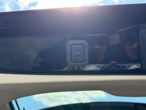 Used 2018 Toyota Highlander XLE AWD/4WD image 47