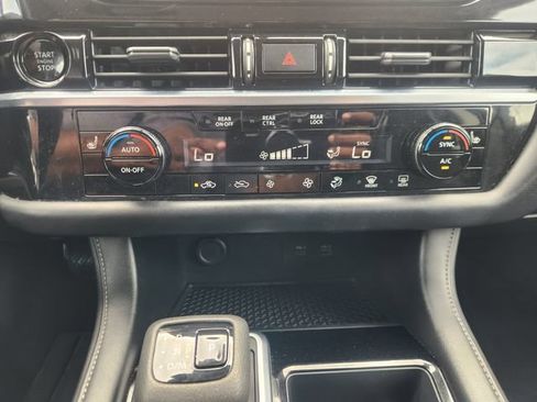 Used 2025 Nissan Pathfinder SV FWD image 17