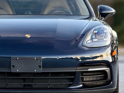 Used 2018 Porsche Panamera 4S image 14