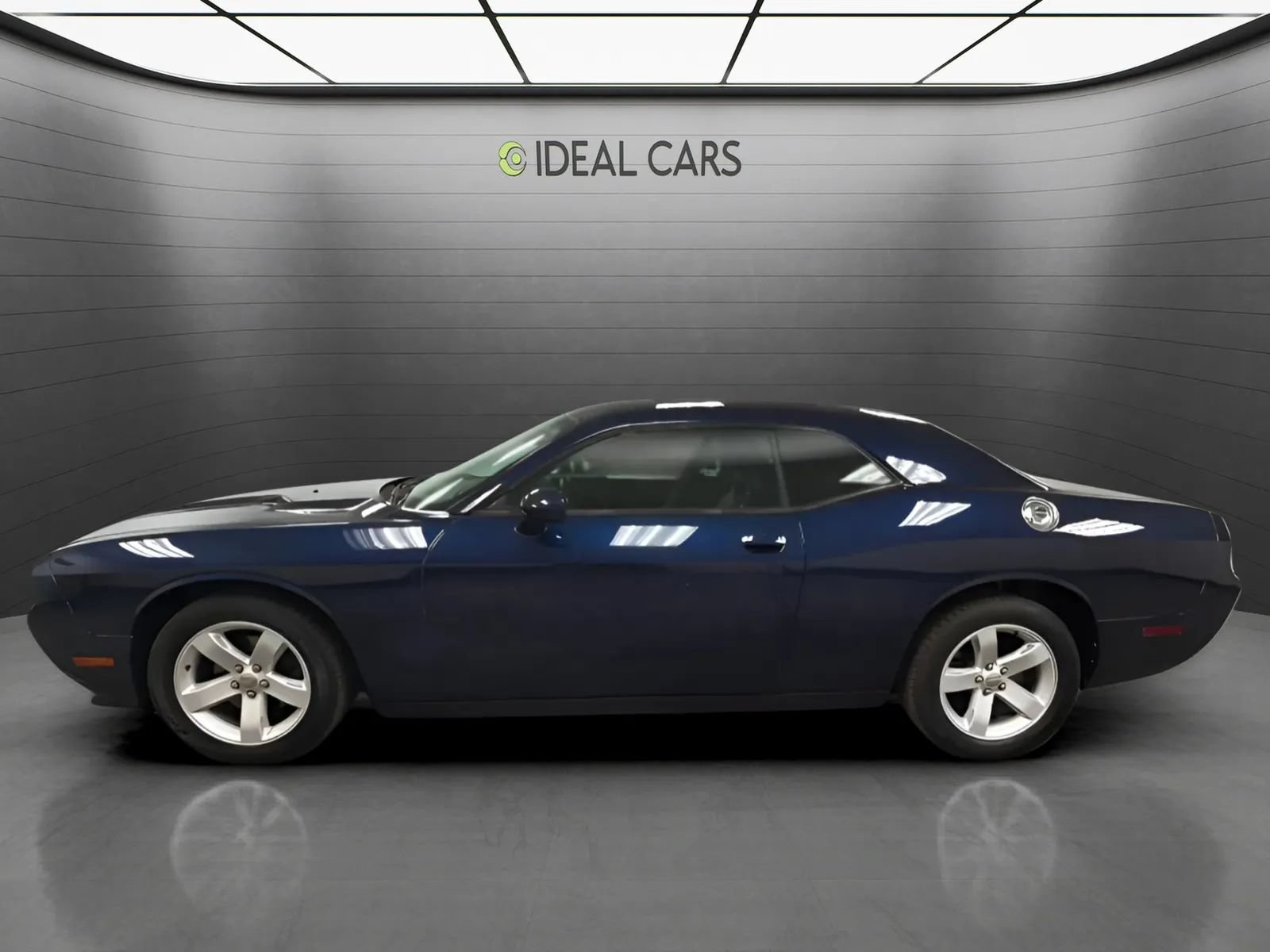 Used 2014 Dodge Challenger SXT RWD image 8