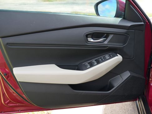 Used 2023 Honda Accord EX image 11