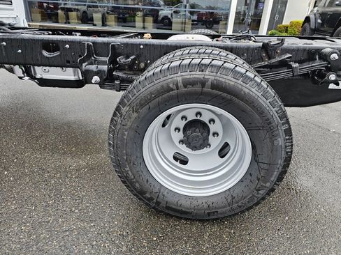 New 2025 Ford F350 XL w/ XL Chrome Package image 6